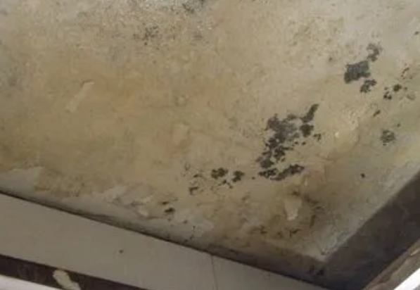 碧江阳台漏水维修公司分享下碧江卫生间渗水维修需要注意哪些问题。